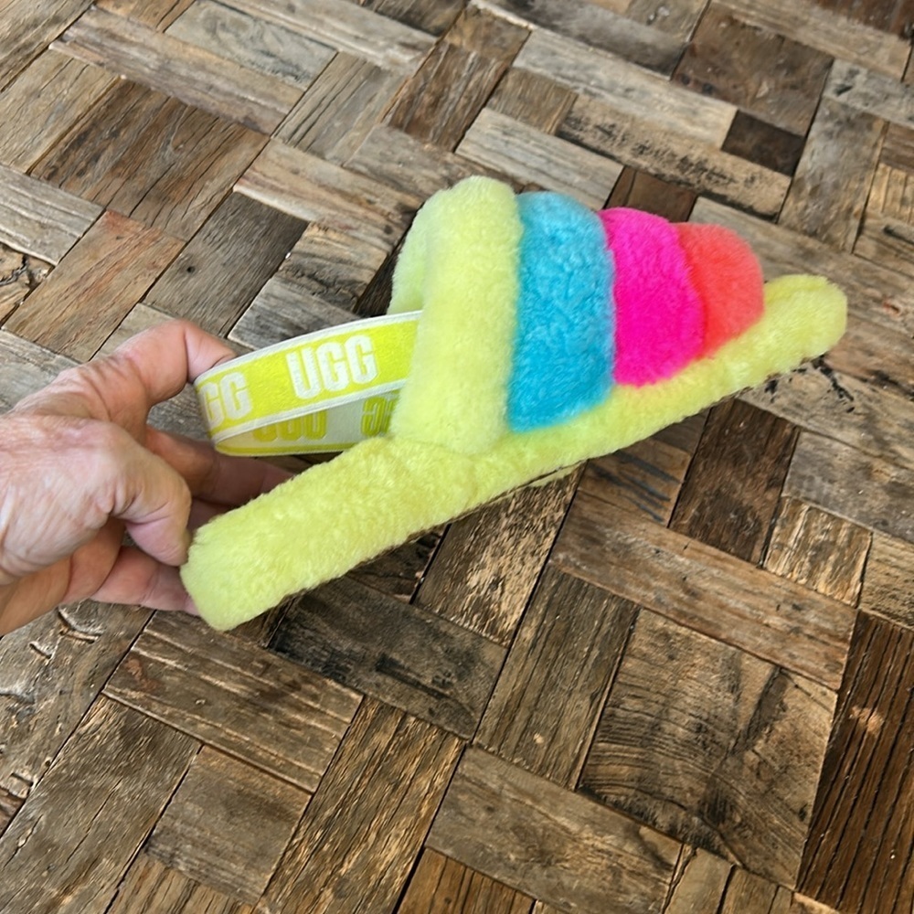 UGG Fluff Yeah Kids Rainbow Multi Color Slides Size 5(Big Kid)